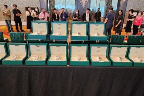 98 Rolex watches given to long